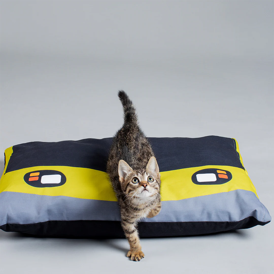 Los Angeles Metro Train Pet Bed - Image 3