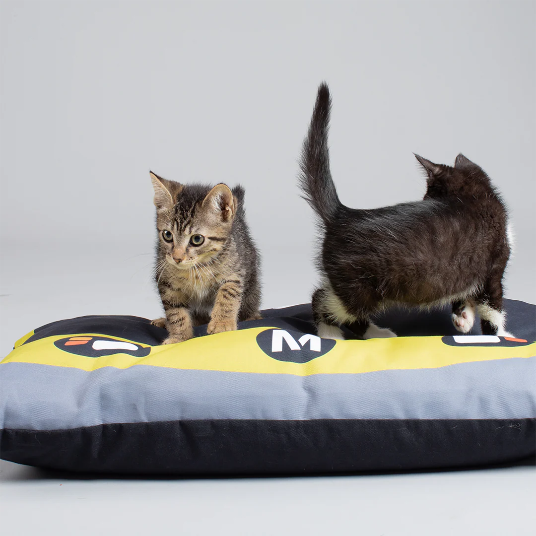 Los Angeles Metro Train Pet Bed - Image 4